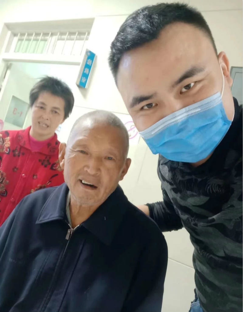 社区公益联盟在蚌埠铁路二院新时代文明实践站开展公益免费理发活动