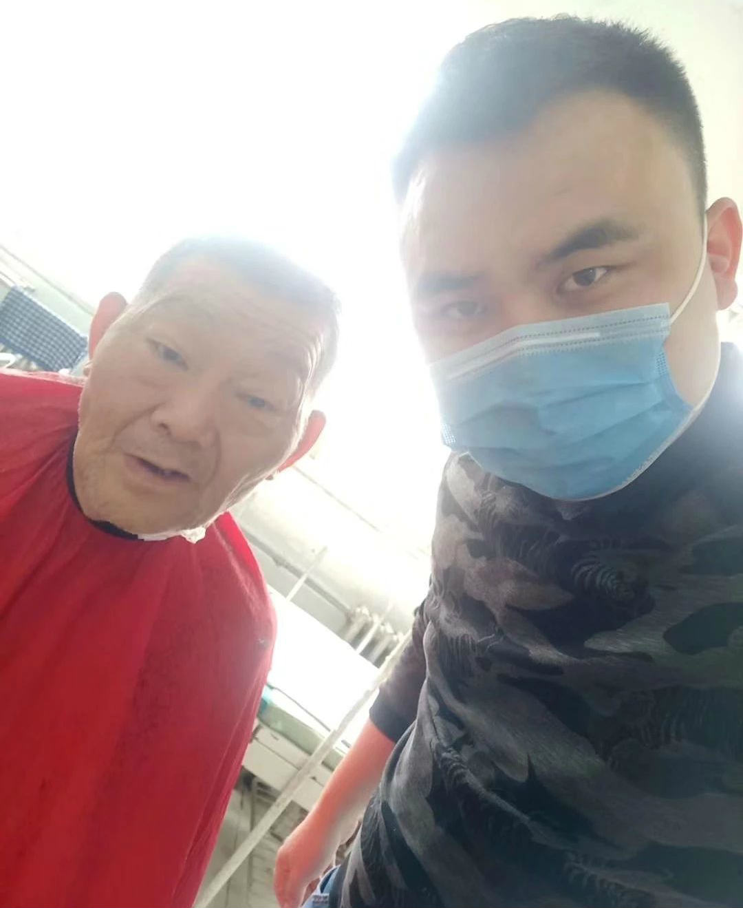 社区公益联盟在蚌埠铁路二院新时代文明实践站开展公益免费理发活动