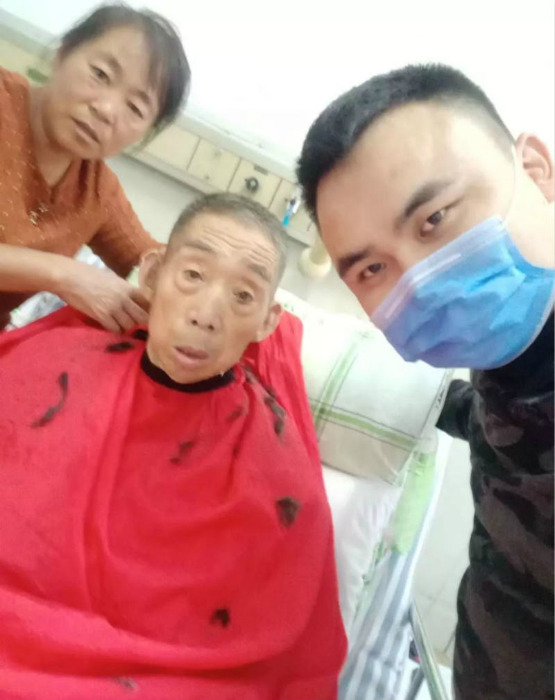 社区公益联盟在蚌埠铁路二院新时代文明实践站开展公益免费理发活动