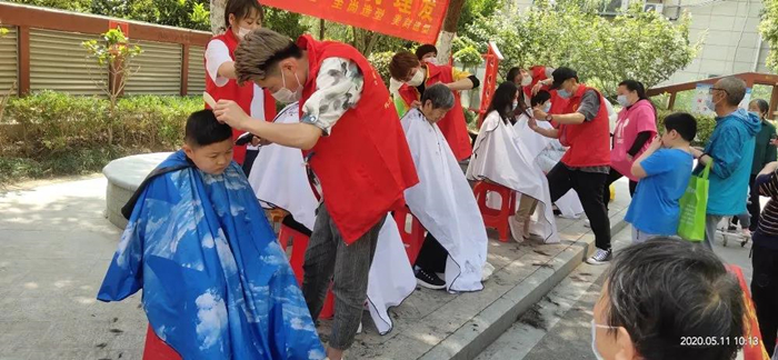 【我们.长友理】社区公益联盟为万荣社区居民免费理发